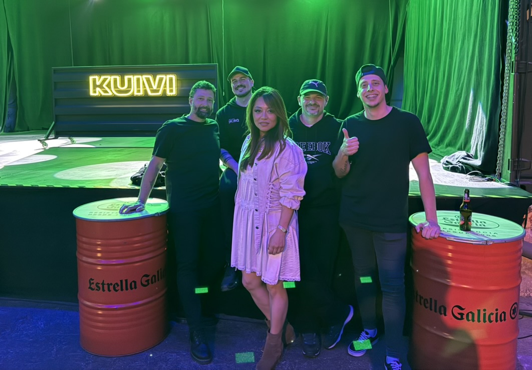 The band together at Kuivi